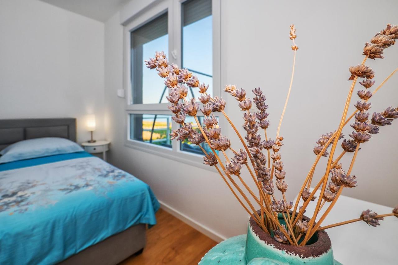 Sea View With Garden Apartment Joshua Split Exteriér fotografie